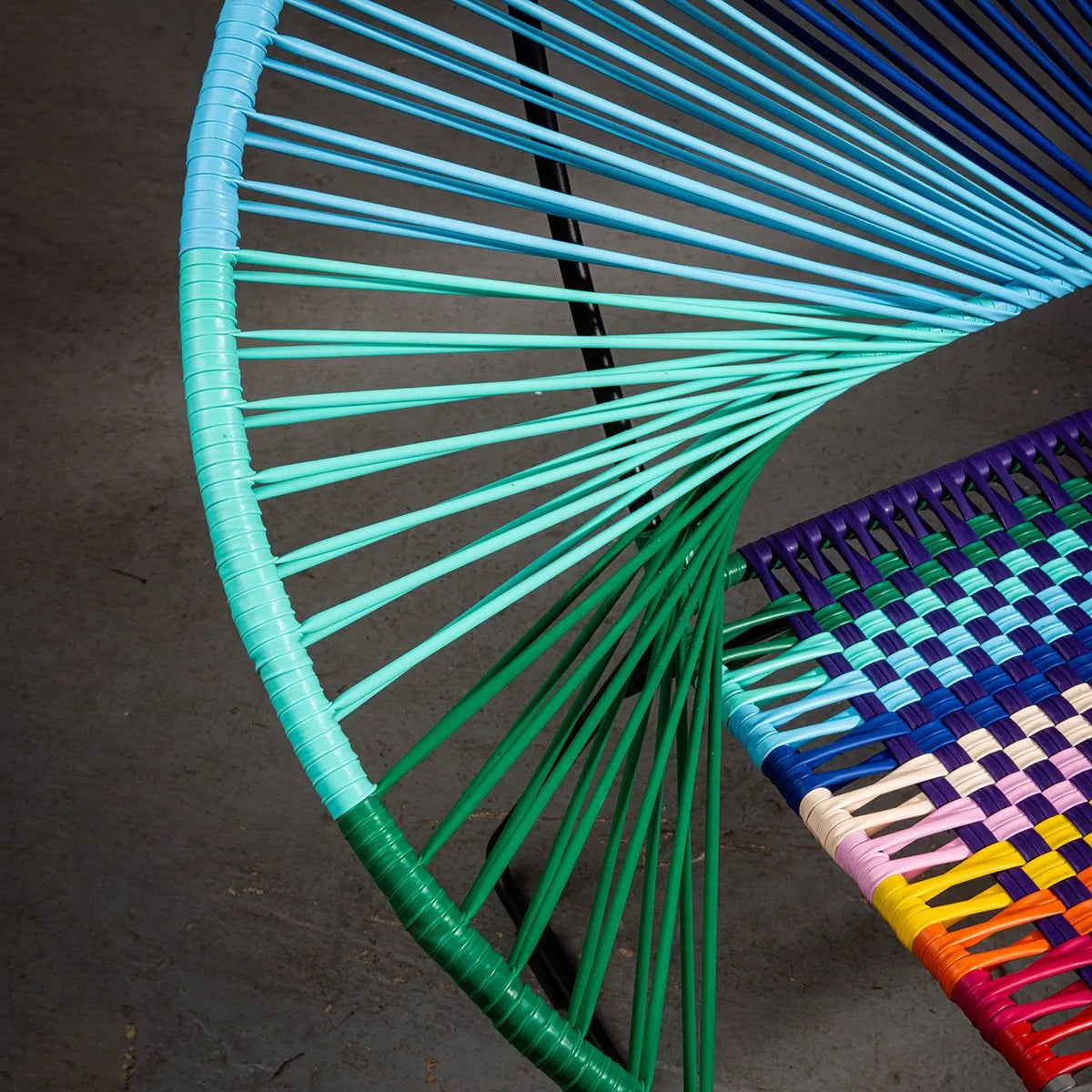 Tucurinca Colorinche Bench