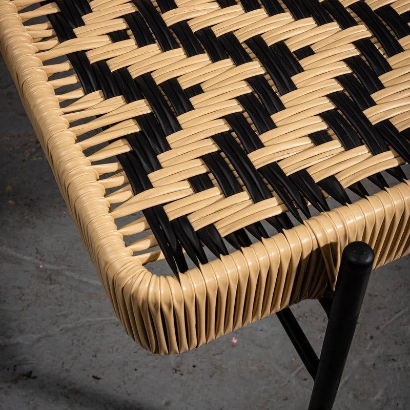 Aichuchi Bench
