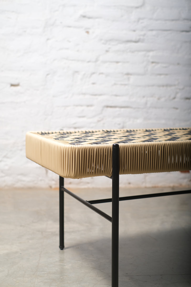Aichuchi Bench