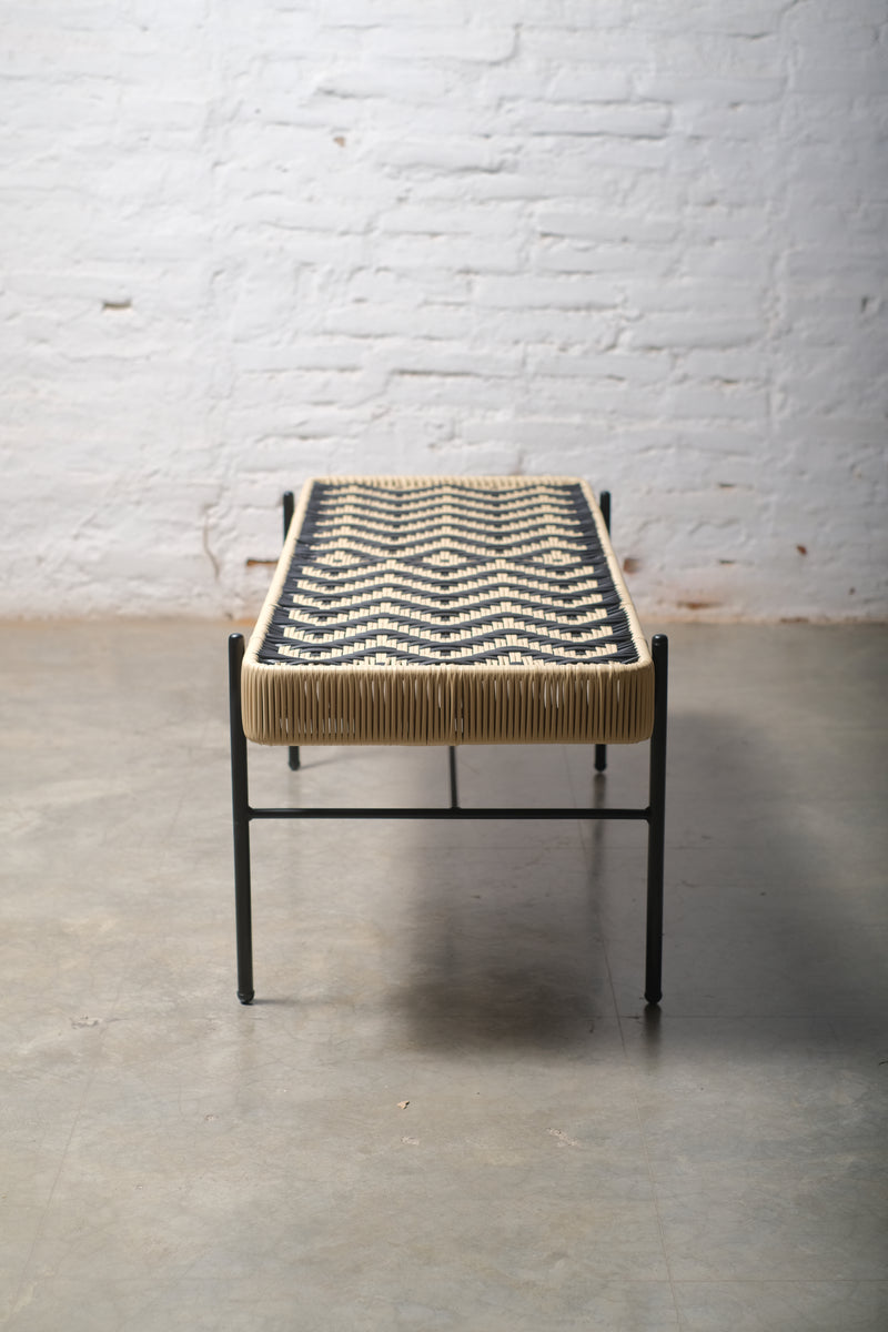 Aichuchi Bench