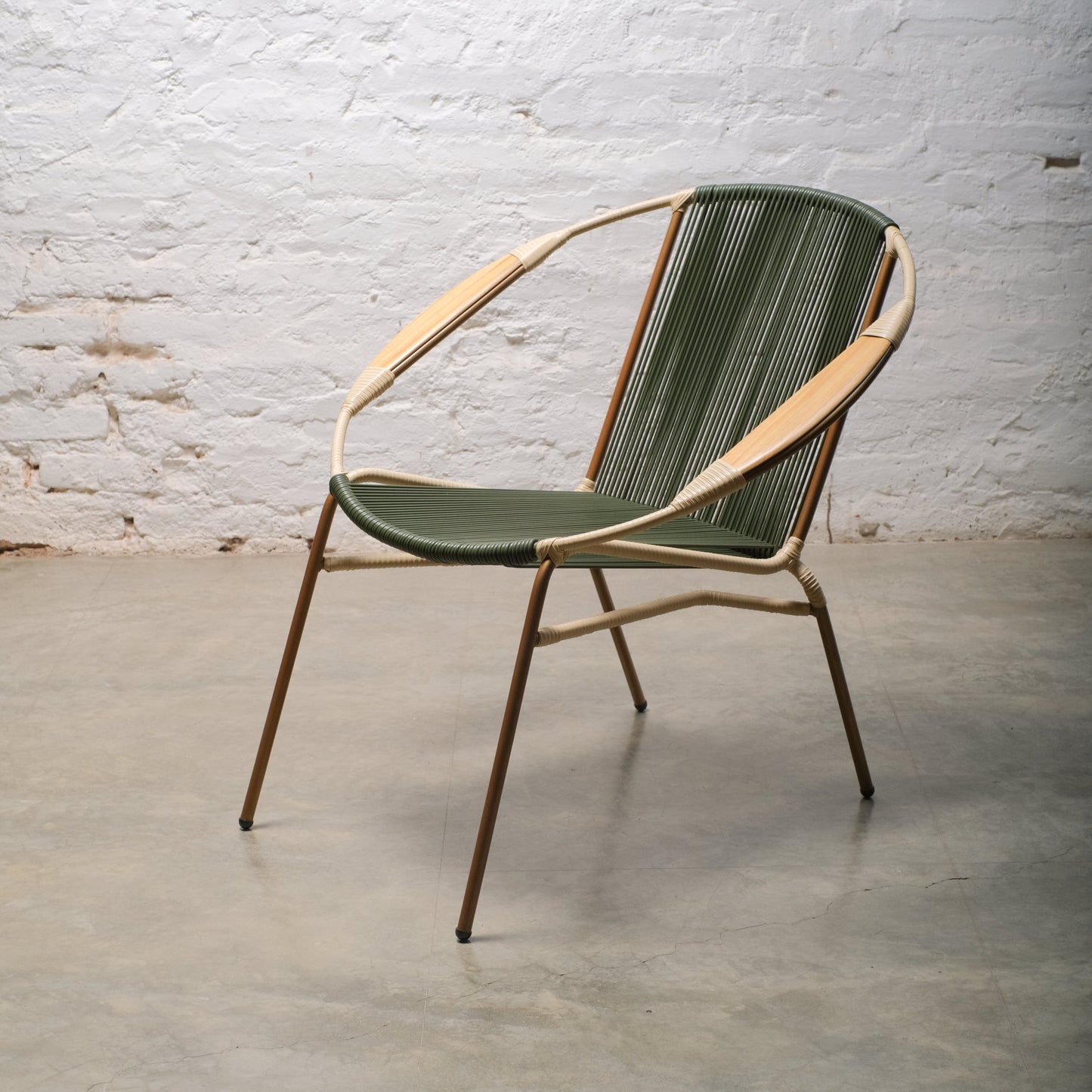 Solido Stackable Accent Chair – Weatherproof Outdoor & Indoor Seating