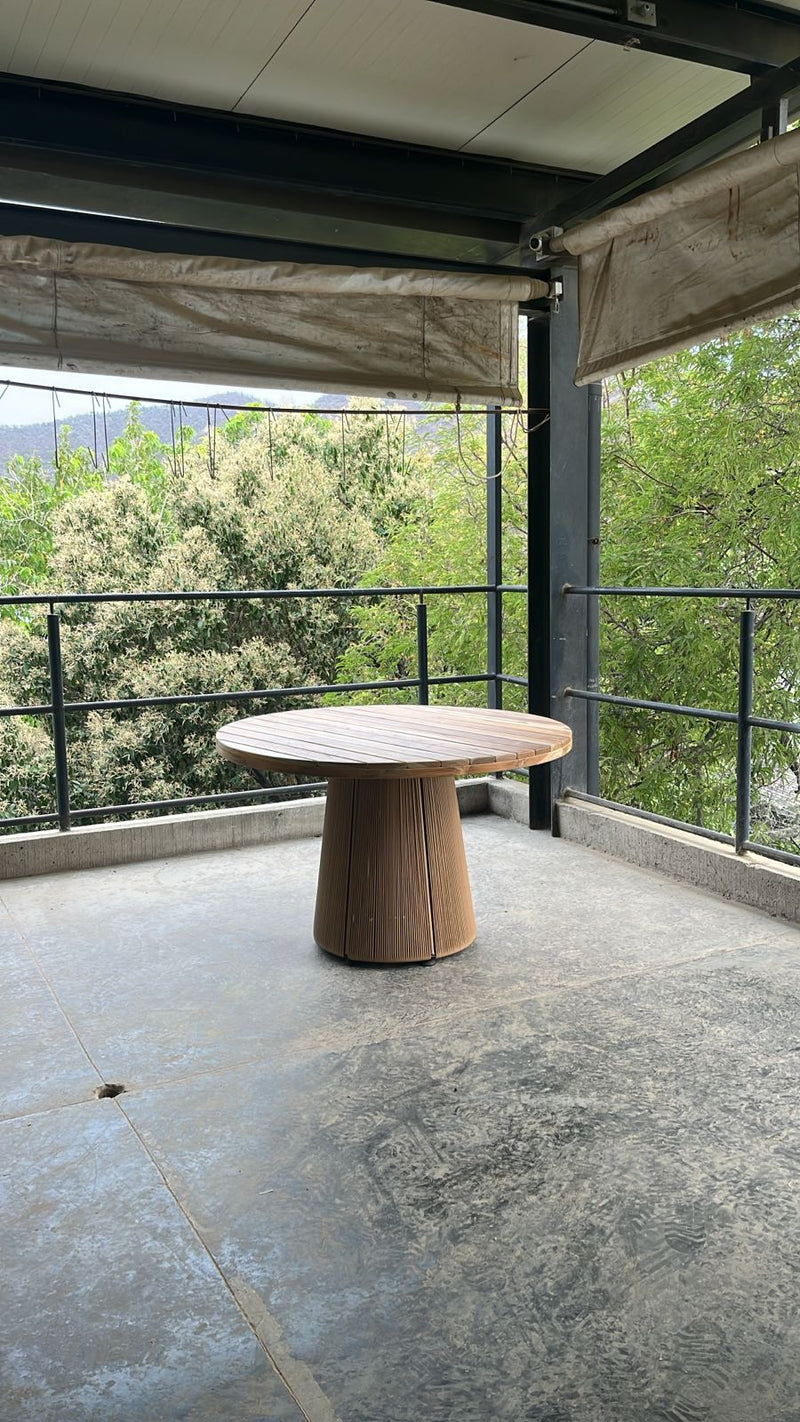 Igneo dining