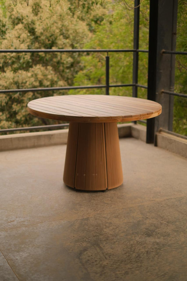 Igneo dining