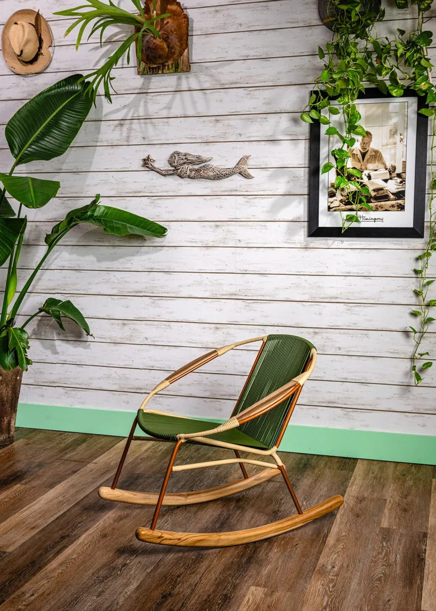 Solido Verde Rocking Chair – Handwoven Modern Outdoor Lounger