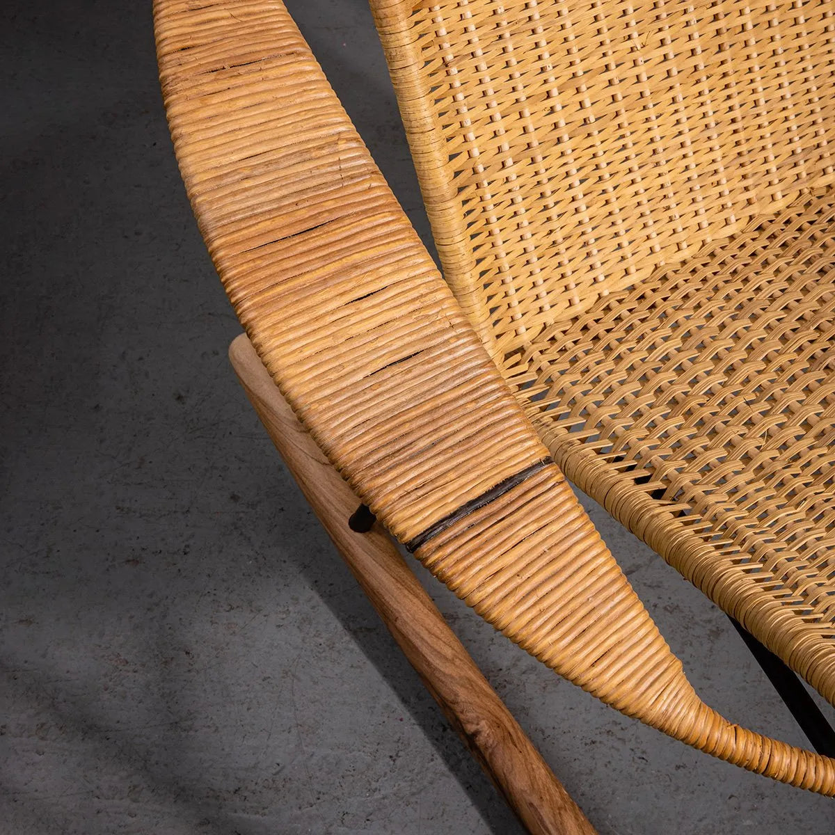 Tucurinca Artesano Yare Natural Fiber Rocking Chair - Handcrafted Design
